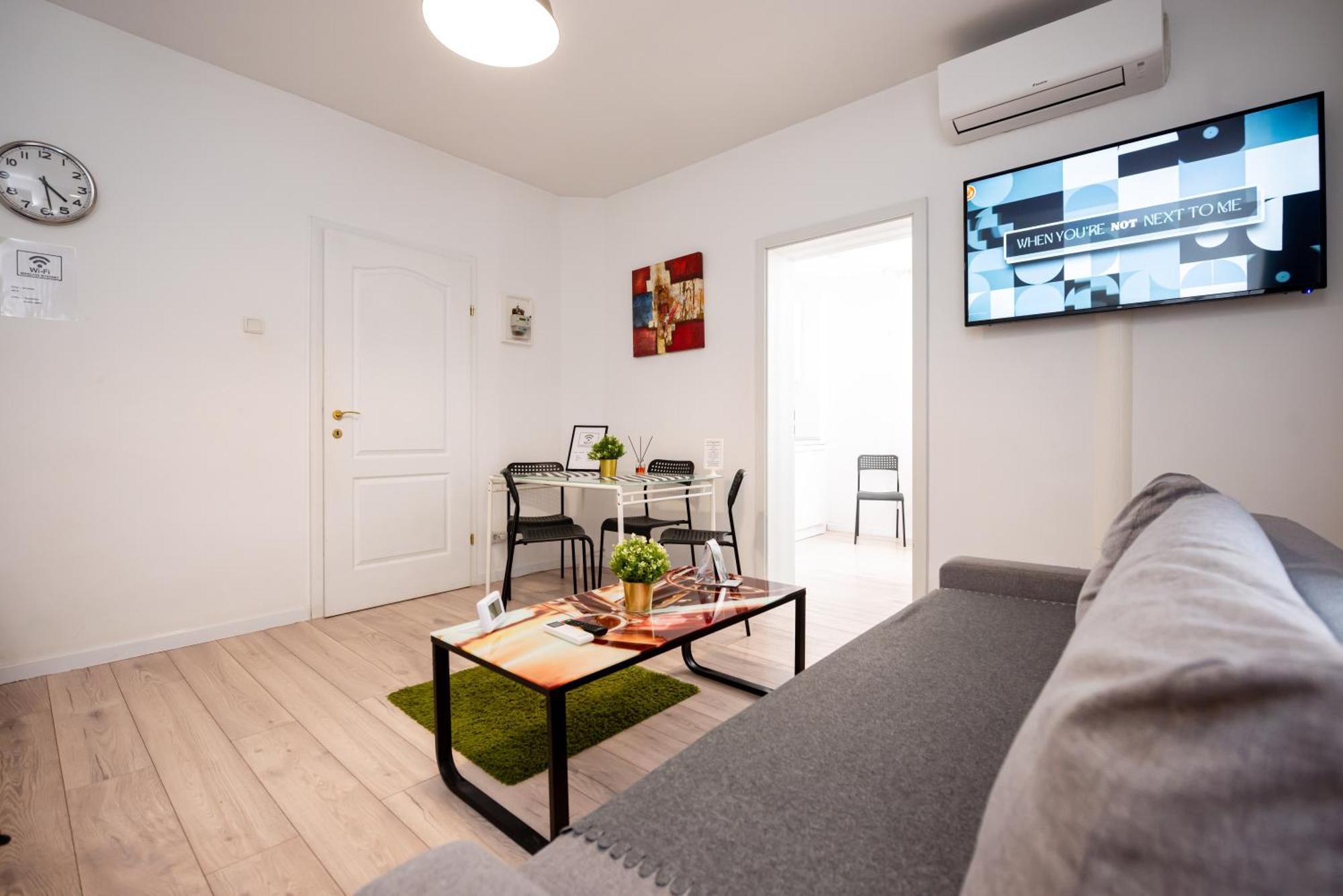 Apartament Center *